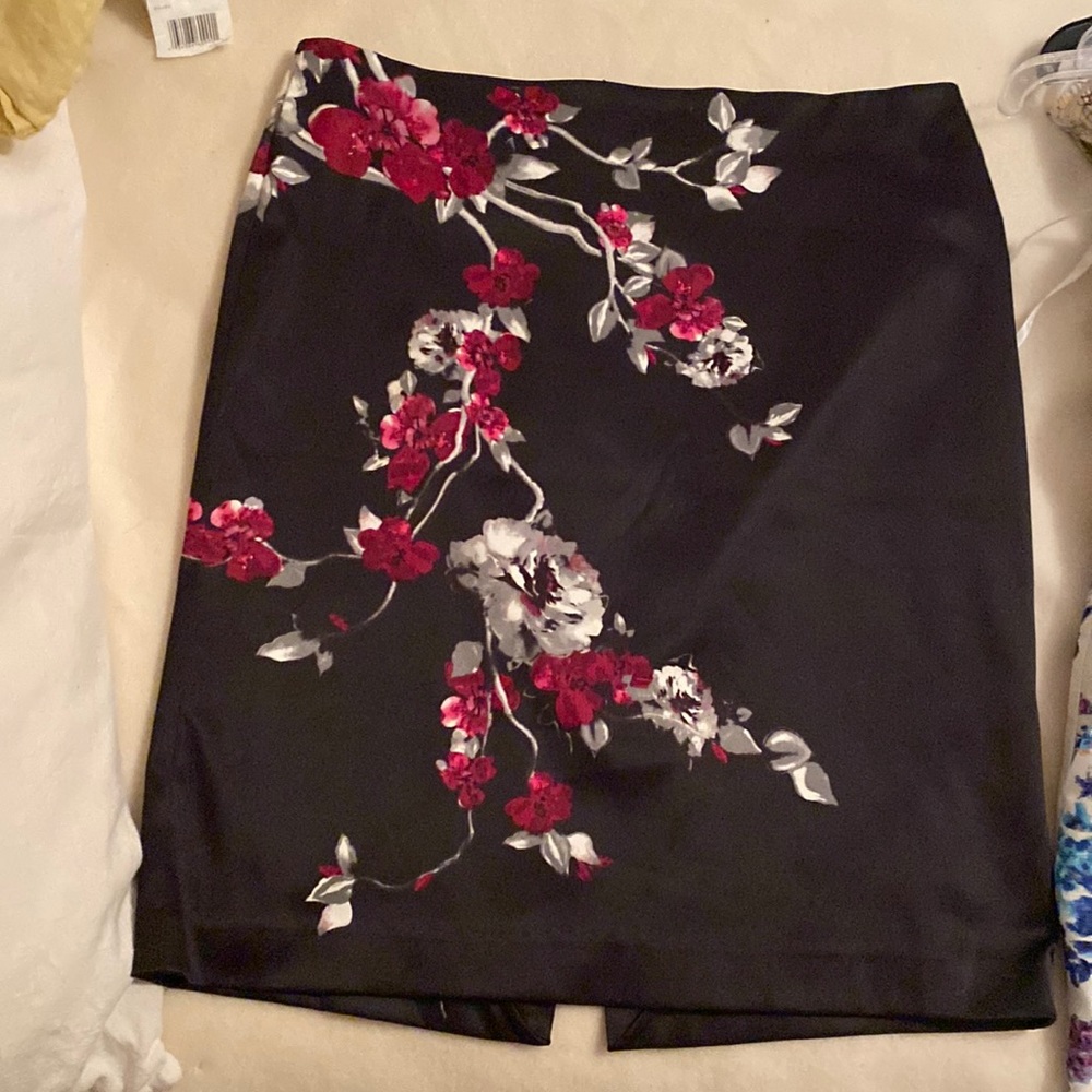 White House Black Market size 12 black floral satin skirt